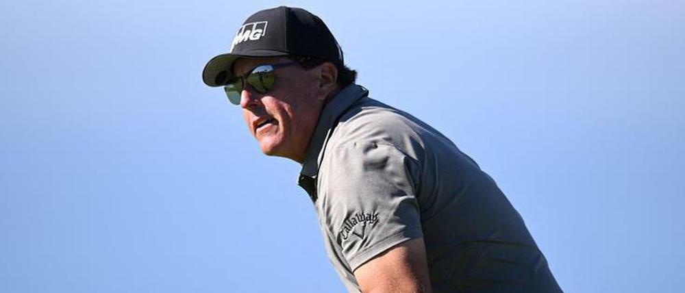 Phil Mickelson hat sich eine Auszeit genommen. Den Sponsor auf seiner Kappe ist er vorher schon losgeworden.