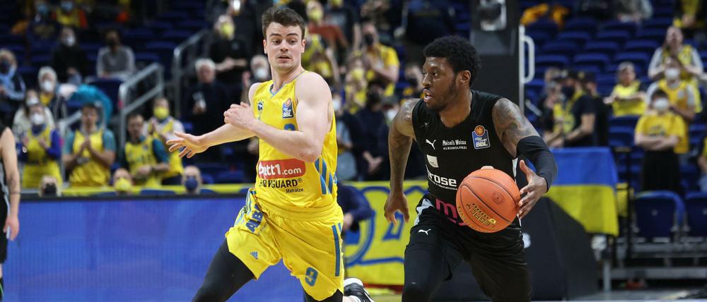 Am Montagabend siegte Alba Berlin in einem Nachholspiel gegen medi Bayreuth mit 87:53.