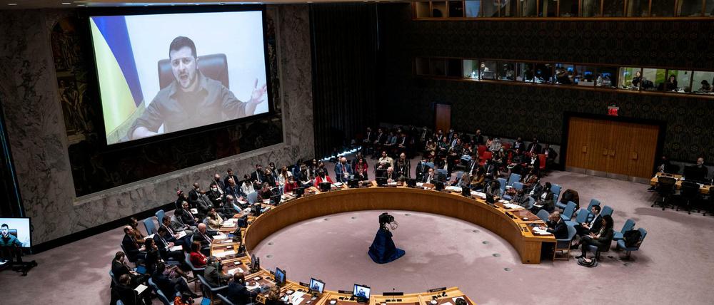 Der ukrainische Präsident Wolodymyr Selenskyj spricht vor dem UN-Sicherheitsrat.