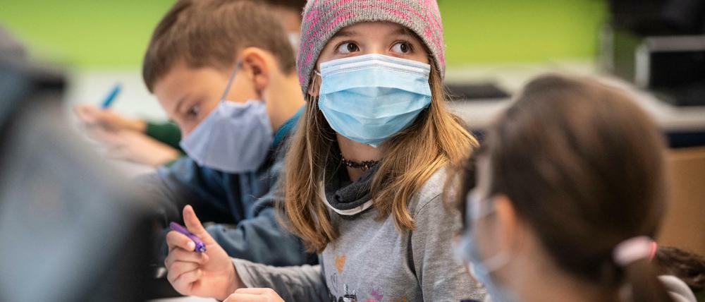 Grundsätzlich ist die Maskenpflicht an Schulen entfallen.