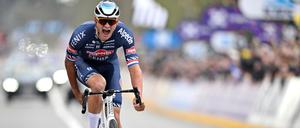 Der Niederländer Mathieu van der Poel überquerte als Erster die Ziellinie bei der Flandern-Rundfahrt.