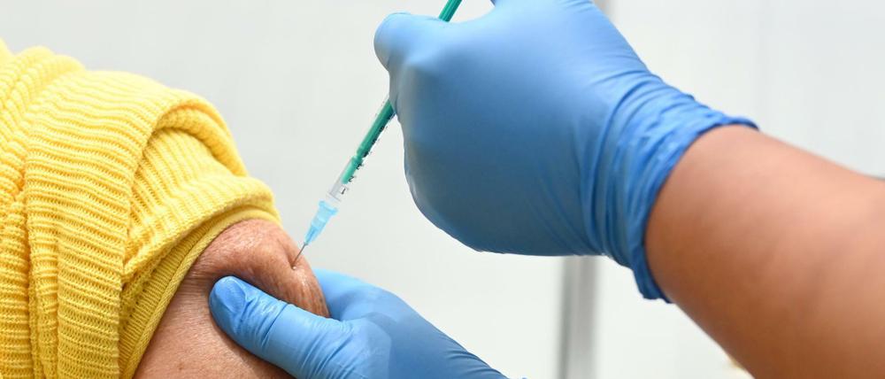 Der Schutz der zweiten Auffrischung lässt laut einer Studie bereits nach vier Wochen nach.