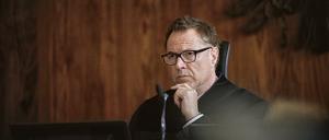 Der angesehene Richter Michael Jacobi (Sebastian Koch) muss seine Prinzipien über Bord werfen. 