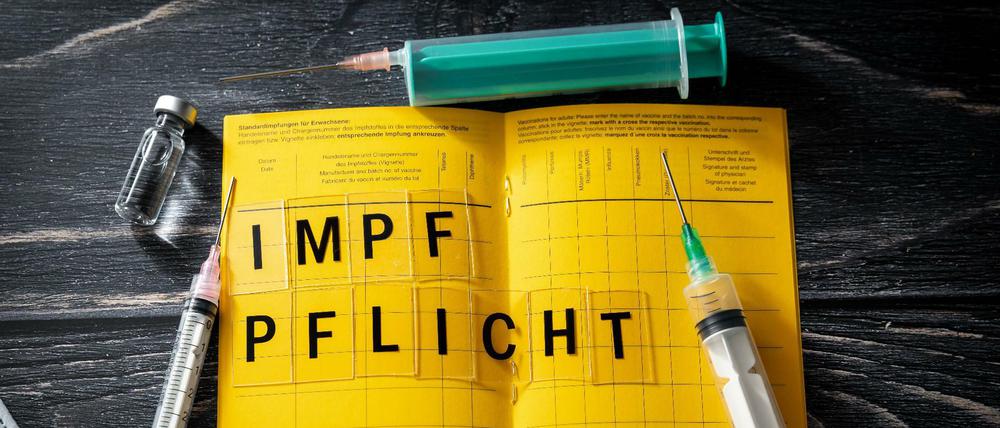 Ursprünglich hatte die Politik eine Impfpflicht abgelehnt. Im November kippte die Stimmung.