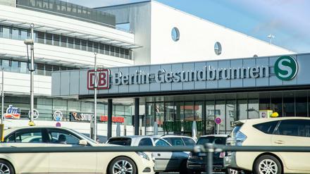 Der Zugverkehr ist zwischen Schönhauser Allee und Gesundbrunnen unterbrochen.