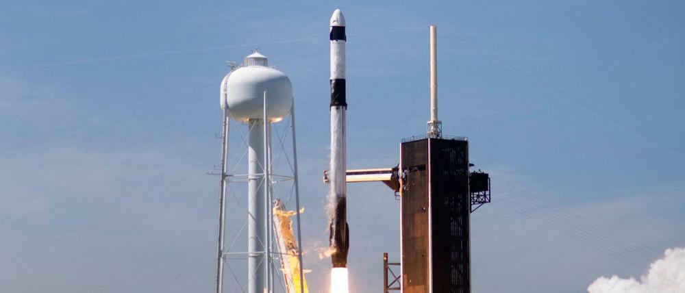 SpaceX Falcon 9 Rakete beim Start der Axiom Mission 1 (Ax-1)