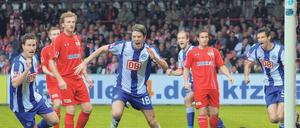 Niemeyer erzielte im September 2010 den ersten Pflichtspieltreffer in einem Derby zwischen Hertha und Union.