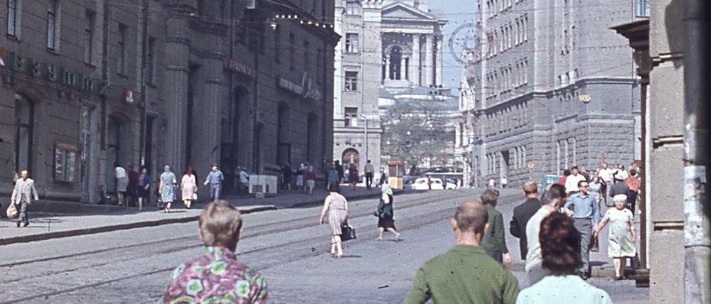 Straßenszene aus Charkiw Ende der Sechziger - aufgenommen von Alexander Gurzhy.