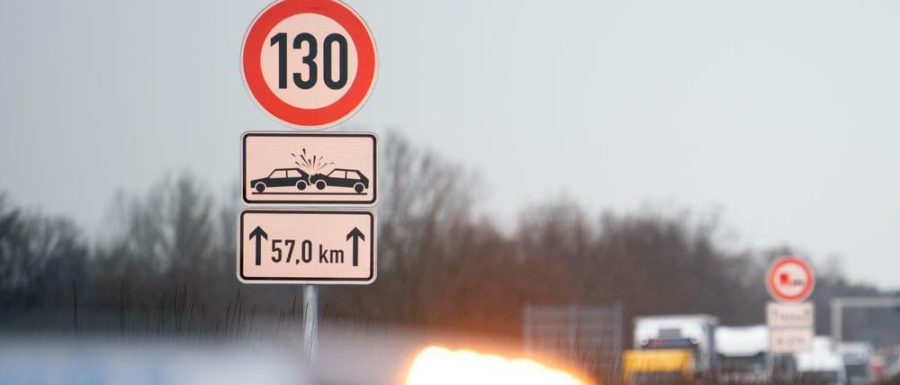 Ein Tempolimit ist in Deutschland umstritten.