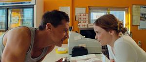 Flirt im Donut-Shop. Mikey (Simon Rex) und Strawberry (Suzanna Son).