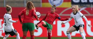 Deutschland war gegen Portugal deutlich überlegen und landete den siebten Sieg im siebten Spiel. 