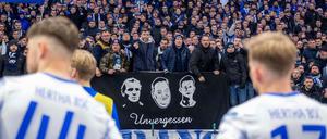 Nach drei Niederlagen gegen Union in dieser Saison sind Herthas Fans sauer.