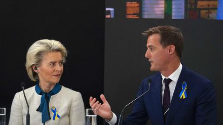 EU-Kommissionspräsidentin Ursula von der Leyen und Chef der NGO Global Citizen Hugh Evans.