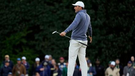 Golf-Shootingstar Scottie Scheffler spielte am Samstag (Ortszeit) auf dem Par-72-Kurs an der Magnolia Lane eine gute 71er-Runde und liegt weiter in Führung.