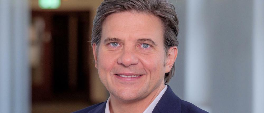 Jan Schulte-Kellinghaus ist im RBB für das Programm verantwortlich. Vor Ostern stehen ihm wegen einer Protestaktion der Freien deutlich weniger Mitarbeiter zur Verfügung.