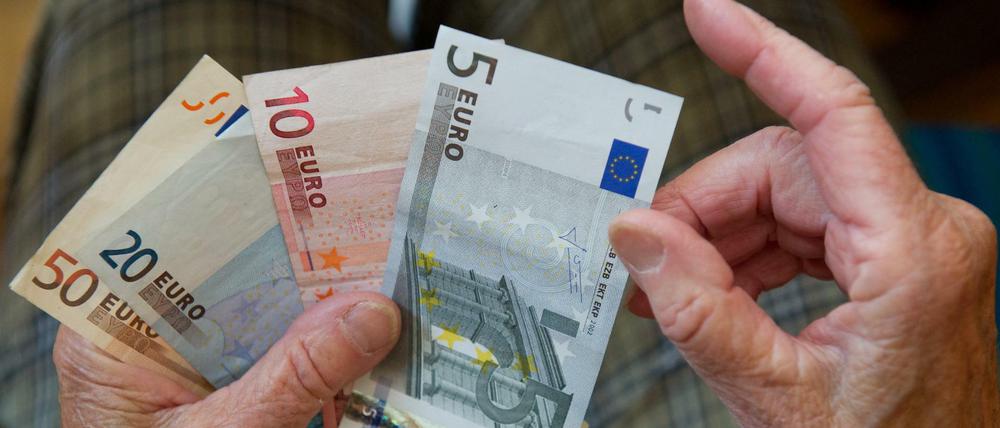 Verbessert werden soll hier insbesondere die finanzielle Situation derer, die schon vor langer Zeit krankheitsbedingt arbeitsunfähig wurden.