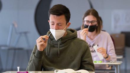 Das verstärkte Testen in der ersten Schulwoche soll Ansteckungen nach den Ferien verhindern.