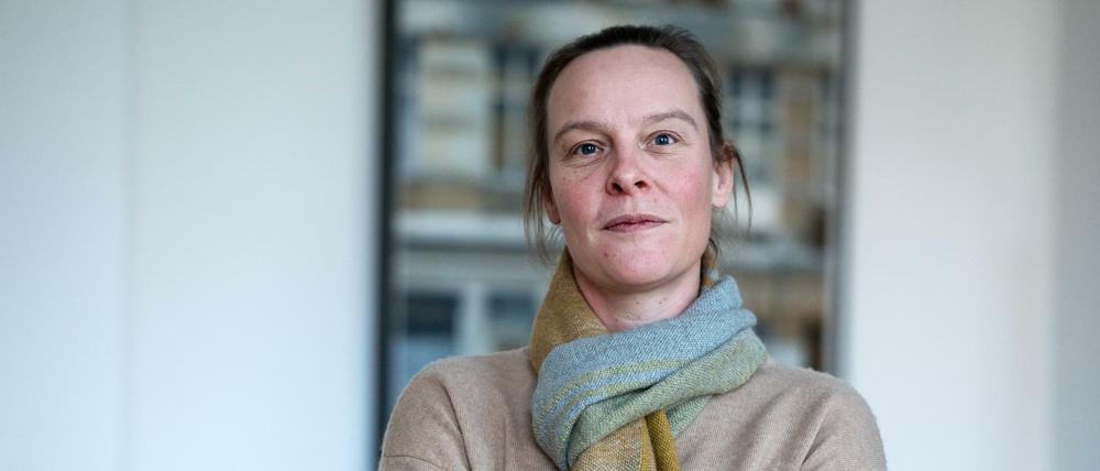 Berlins Justizsenatorin Lena Kreck verweist auf den Grundgesetz-Artikel 15 als Basis für die Enteignung großer Immobilienunternehmen.