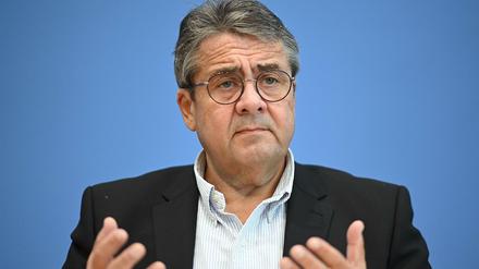 Sigmar Gabriel (SPD), ehemaliger Außenminister, verteidigt im Streit um den nicht erwünschten Besuch von Steinmeier in Kiew den Bundespräsidenten.
