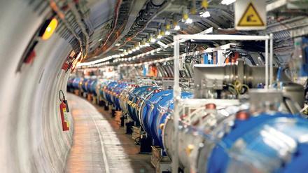 Optimiert. Der Large Hadron Collider LHC in Genf wurde gewartet und geht nun wieder an den Start.