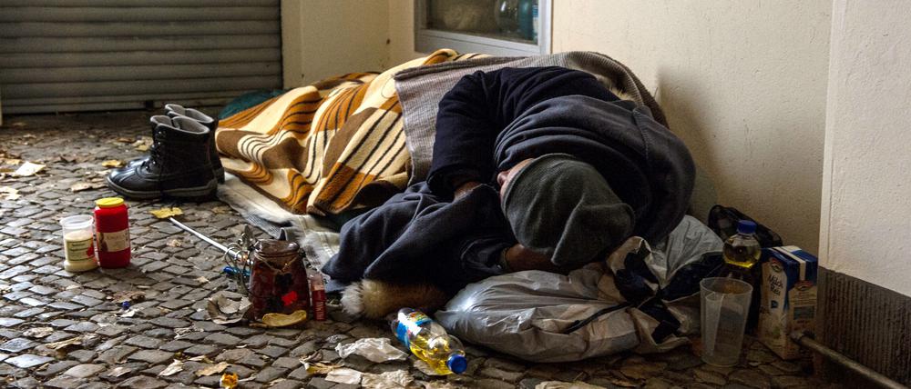 Zuflucht Hauseingang: fast 2000 obdachlose Menschen haben Helfer:innen vor zwei Jahren gezählt.