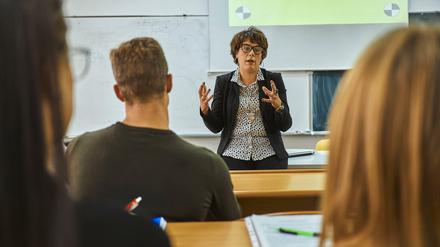 Professorin an der Uni. 