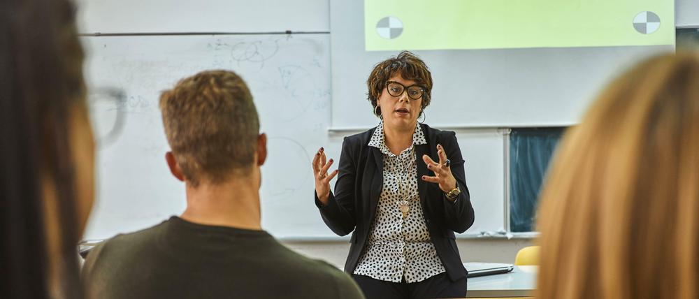 Professorin an der Uni. 