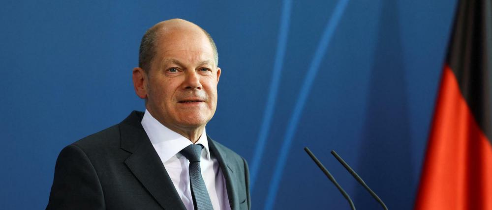 Bundeskanzler Olaf Scholz gibt eine Presseerklärung ab.