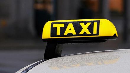 Ein Taxifahrer wurde bei einem Streit in Berlin-Niederschönhausen, laut eigener Aussage, mit einer Schusswaffe bedroht.