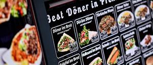 6 Euro für einen Döner - in diesem Imbiss in Prenzlauer Berg ist das aber schon das Angebot mit mehr Fleisch.