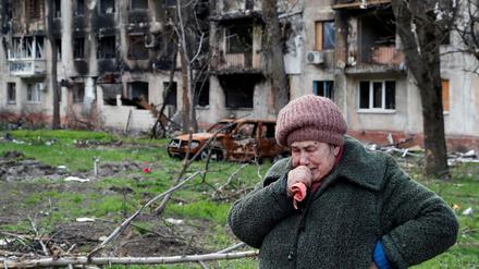 Eine Einwohnerin von Mariupol