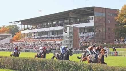 Volles Haus. Das gab es in Hoppegarten zuletzt in der Saison 2019.