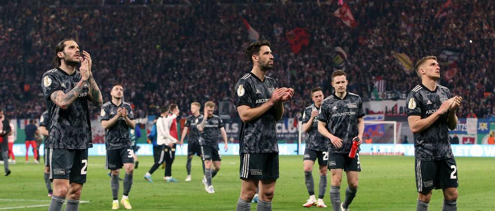 Die große Leere. Nach der tollen Leistung in Leipzig hatten die Spieler des 1. FC Union an dem späten K.o. schwer zu knabbern.