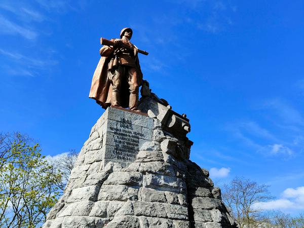 Zum Gedenken an den Sieg der Roten Armee über Hitler-Deutschland: die Soldatenstatue aus dem Jahr 1945.