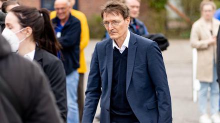 Bundesgesundheitsminister Karl Lauterbach sollte wohl Opfer einer Entführung werden.