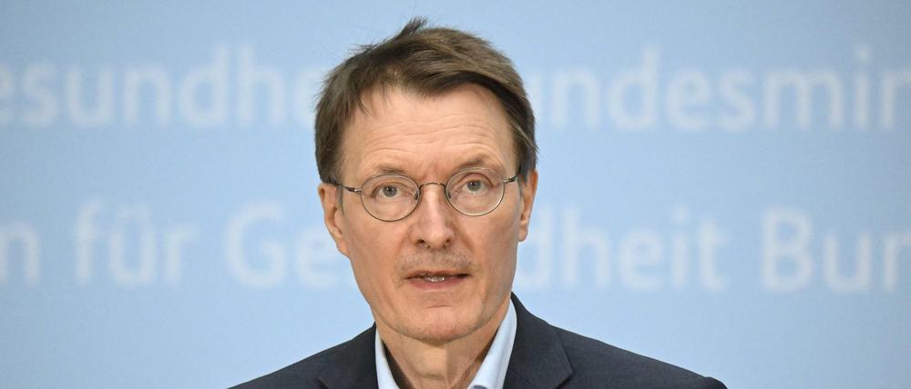 Karl Lauterbach sieht keinen Anlass zur Entwarnung.