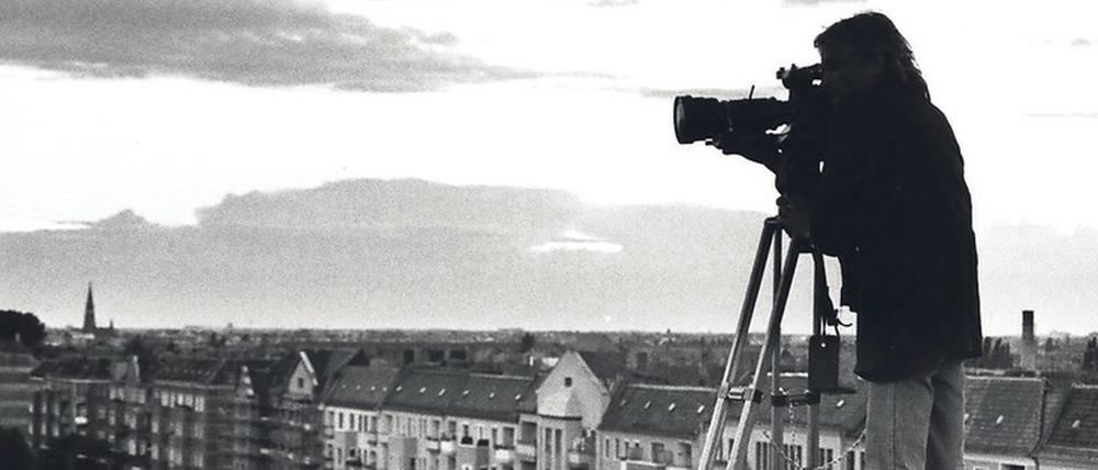 Die Frau mit der Kamera: Blick über den Prenzlauer Berg 1990.
