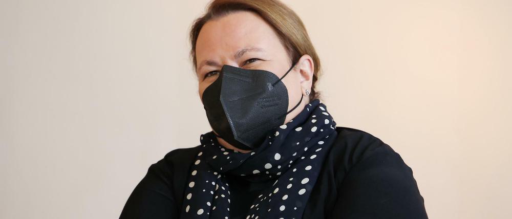 Ursula Heinen-Esser (CDU) wartet beim Landtagsuntersuchungsausschuss zur Flutkatastrophe.