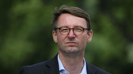 Schwieriger Typ. In der Amtszeit von Sachsens Innenminister Roland Wöller (CDU) häuften sich Pannen und Skandale. Nun musste er gehen