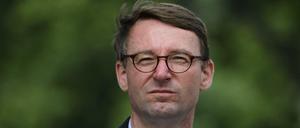 Schwieriger Typ. In der Amtszeit von Sachsens Innenminister Roland Wöller (CDU) häuften sich Pannen und Skandale. Nun musste er gehen