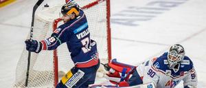 Yannick Veilleux traf erst zum 3:2, musste später aber verletzt vom Eis.
