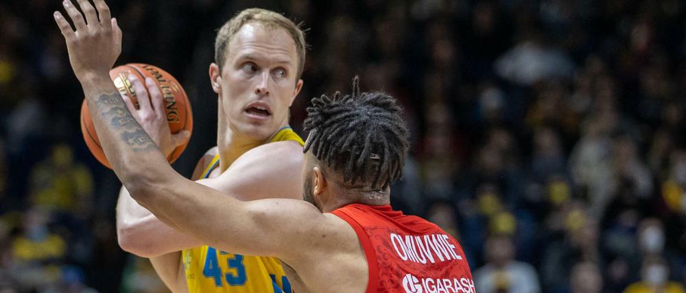 Alba hatte das Spiel in der Hand. Und das lag natürlich auch an Luke Sikma (links). 