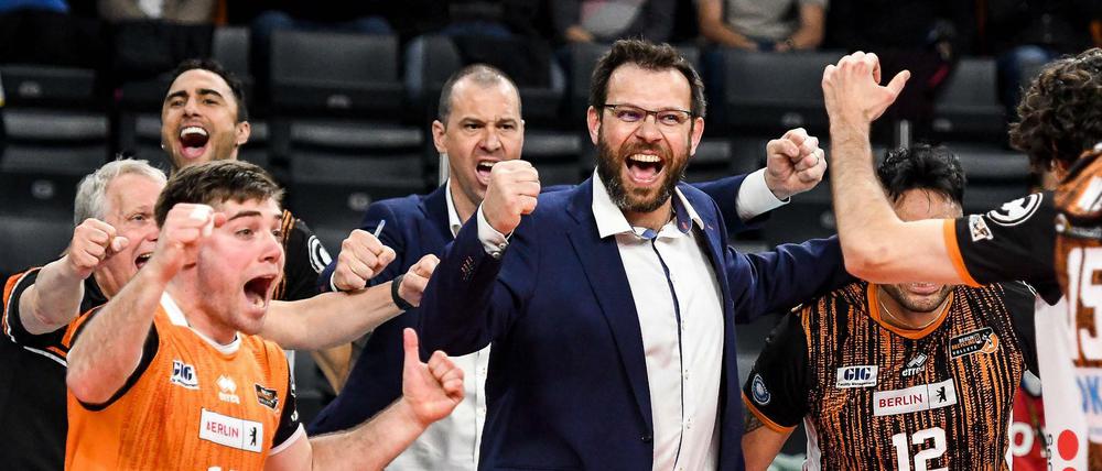 Geschafft! Die Volleys können den Titel doch noch zuhause gewinnen.