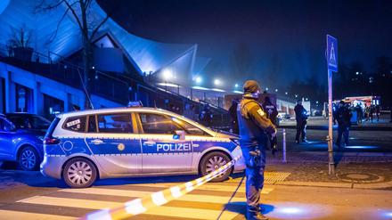 Der 39-Jährige wurde in der Nacht zu Samstag von Polizeibeamten festgenommen und in ein Krankehaus gebracht (Symbolbild).