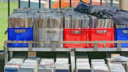 Auf Flohmärkten werden manchmal auch rare Platten angeboten.