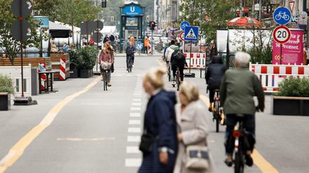 15 Filialen haben laut Gewerbetreibenden seit Sperrung der Friedrichstraße bereits geschlossen.