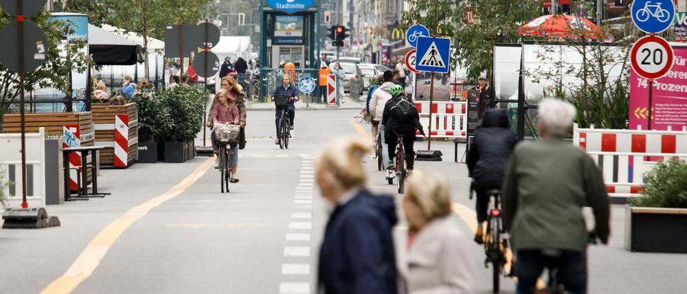 15 Filialen haben laut Gewerbetreibenden seit Sperrung der Friedrichstraße bereits geschlossen.