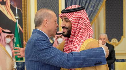 Erdogan knüpft wieder Bande zum starken Mann des saudischen Königreichs: Kronprinz Mohammed bin Salman.