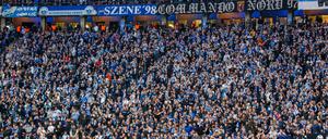 Volle Kurve, keine Spieler.