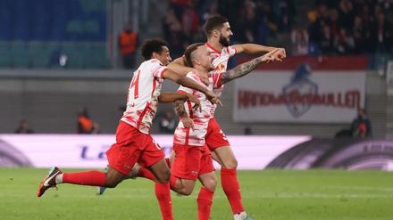 Geniestreich. Leipzigs Angelino (M) jubelt nach seinem Tor zum 1:0 . 